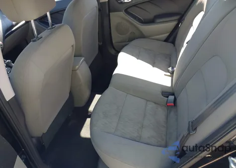 2014 Kia Forte Lx z USA, uszkodzony, nr VIN KNAFK4A65E5253563